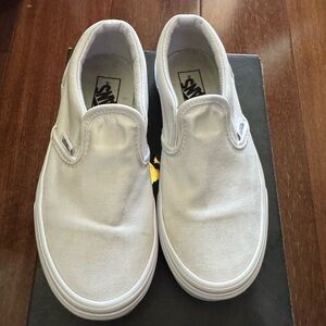 Vans Kids Slip-On Canvas Sneakers in White used a few times size 1.5